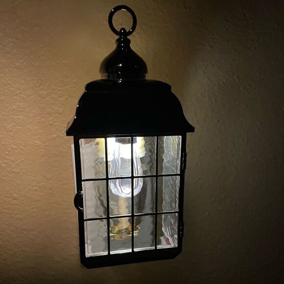 Lantern Bath & Body Works Light Up Wallflower - Picture 1 of 13